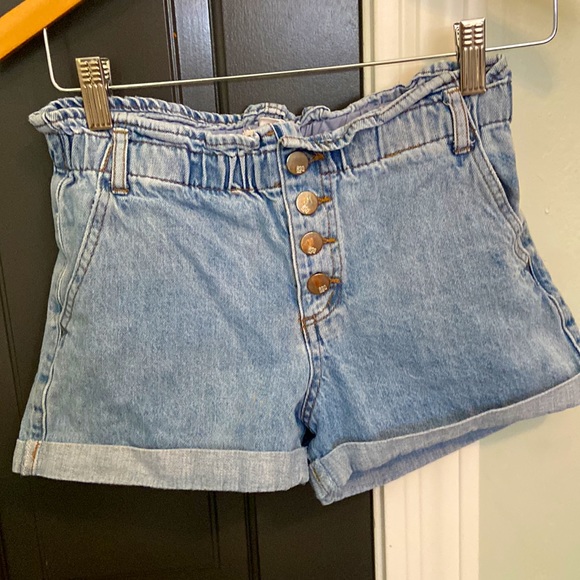 Adorable  light was shorts - Picture 3 of 4